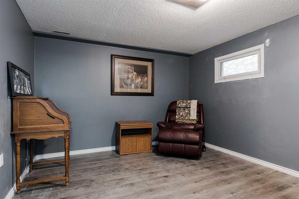 225 Gladstone Bay, Fort McMurray, AB, T9K 1S3 (86406405)
