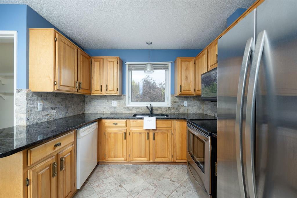 218 Leigh Crescent, Fort McMurray, AB, T9K 1N4 (87456139)